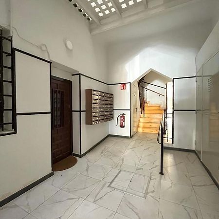 Sebastian Elcano 6, Embajadores Madrid Exterior photo
